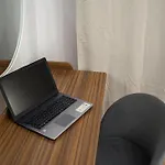 アパート Square Haven B W Balcony