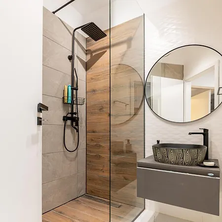 Apartment Square Haven A W. Balcony *