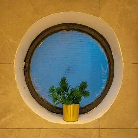 Square Haven B With Balcony