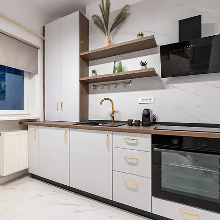 Square Haven A W. Balcony Apartman