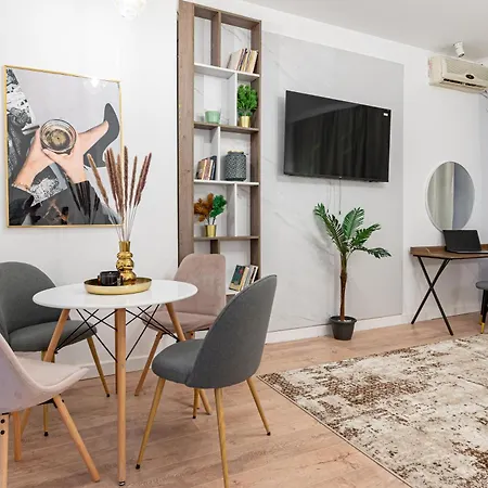 Square Haven B W Balcony Boekarest